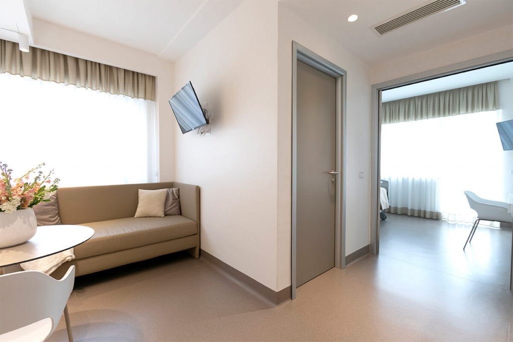 Divanetto ospiti per degenti Clinica privata Napoli