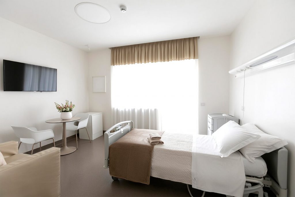 Camera singola degenti Clinica privata Napoli